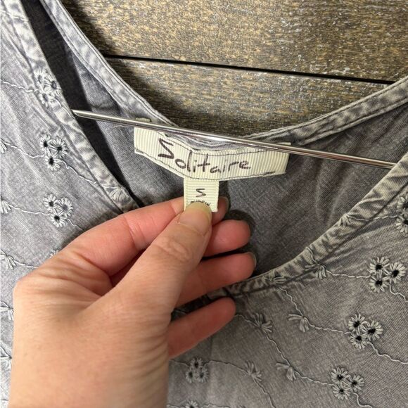 Solitaire small rayon made in India Gray Tiered Tunic Top - Picture 4 of 4